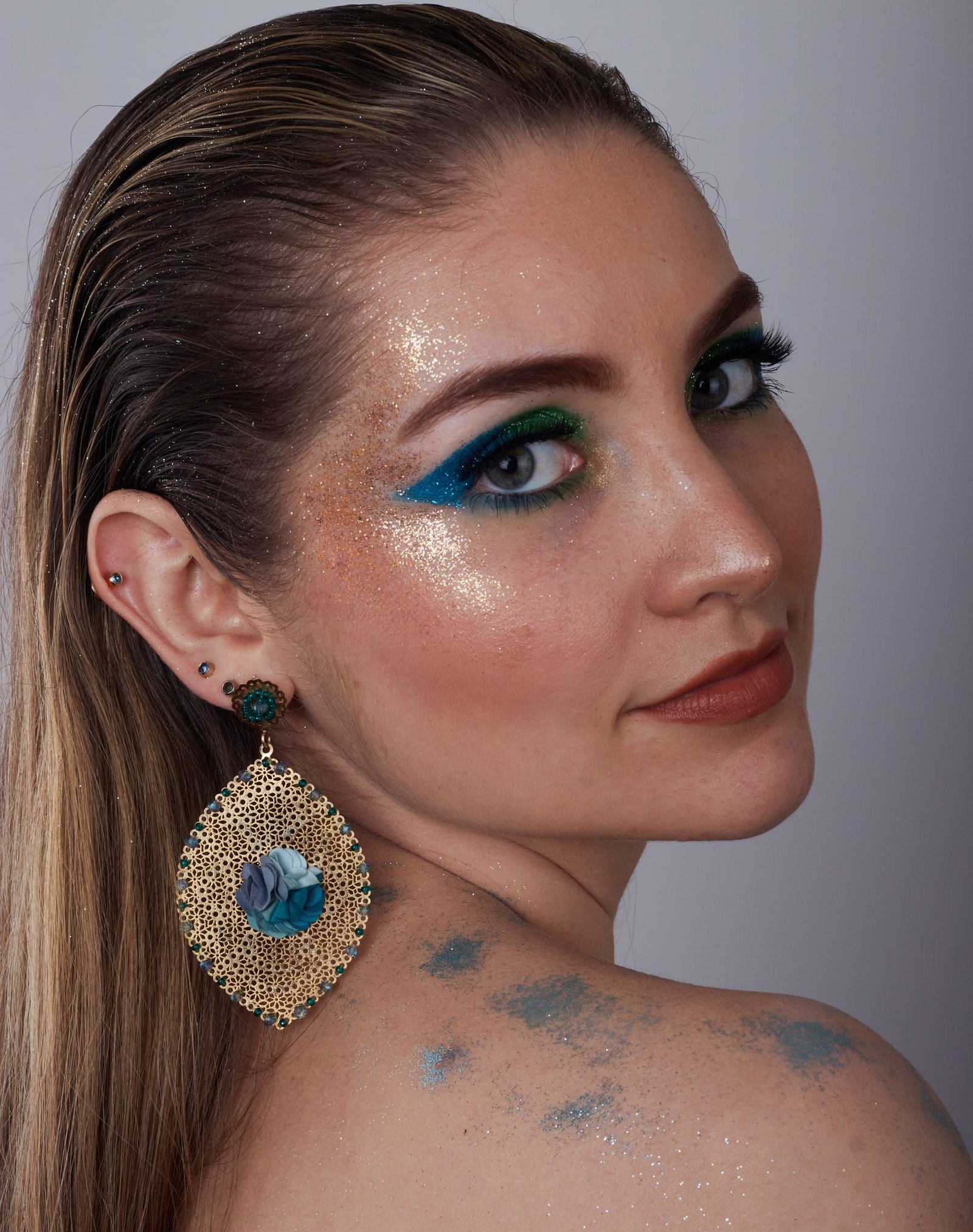 Retrato de belleza editorial producido por Preta